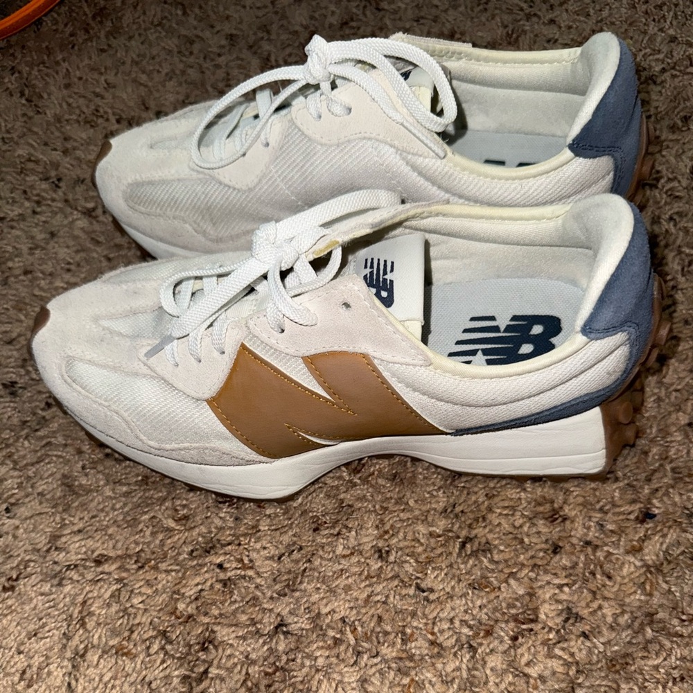 New Balance 327